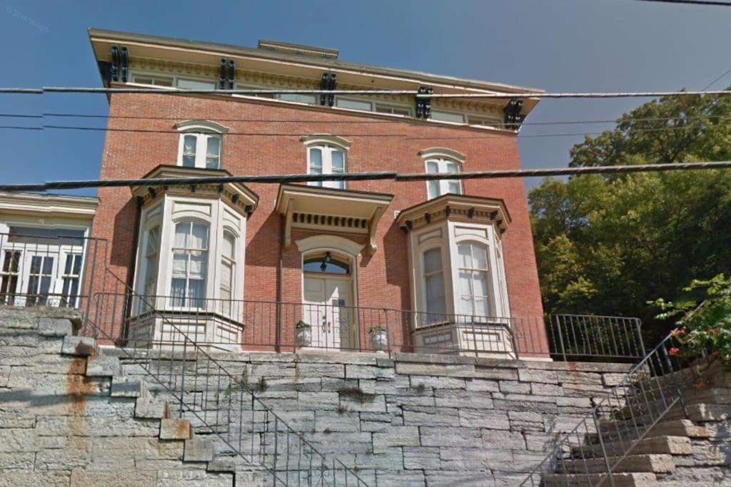 Merry Mansion East Dubuque Eksteriør billede